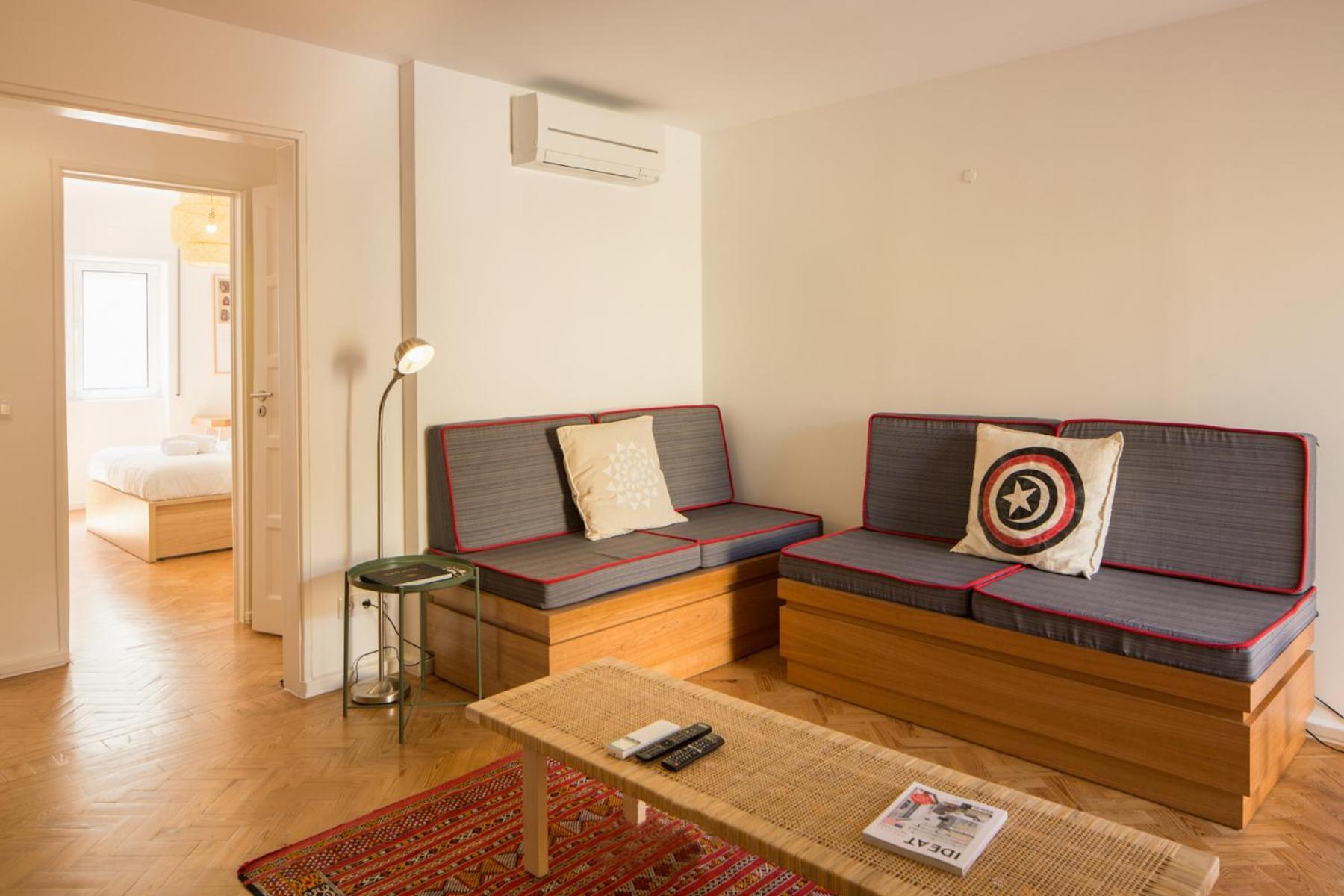 Apartment Stylish With Private Patio By Lovelystay *