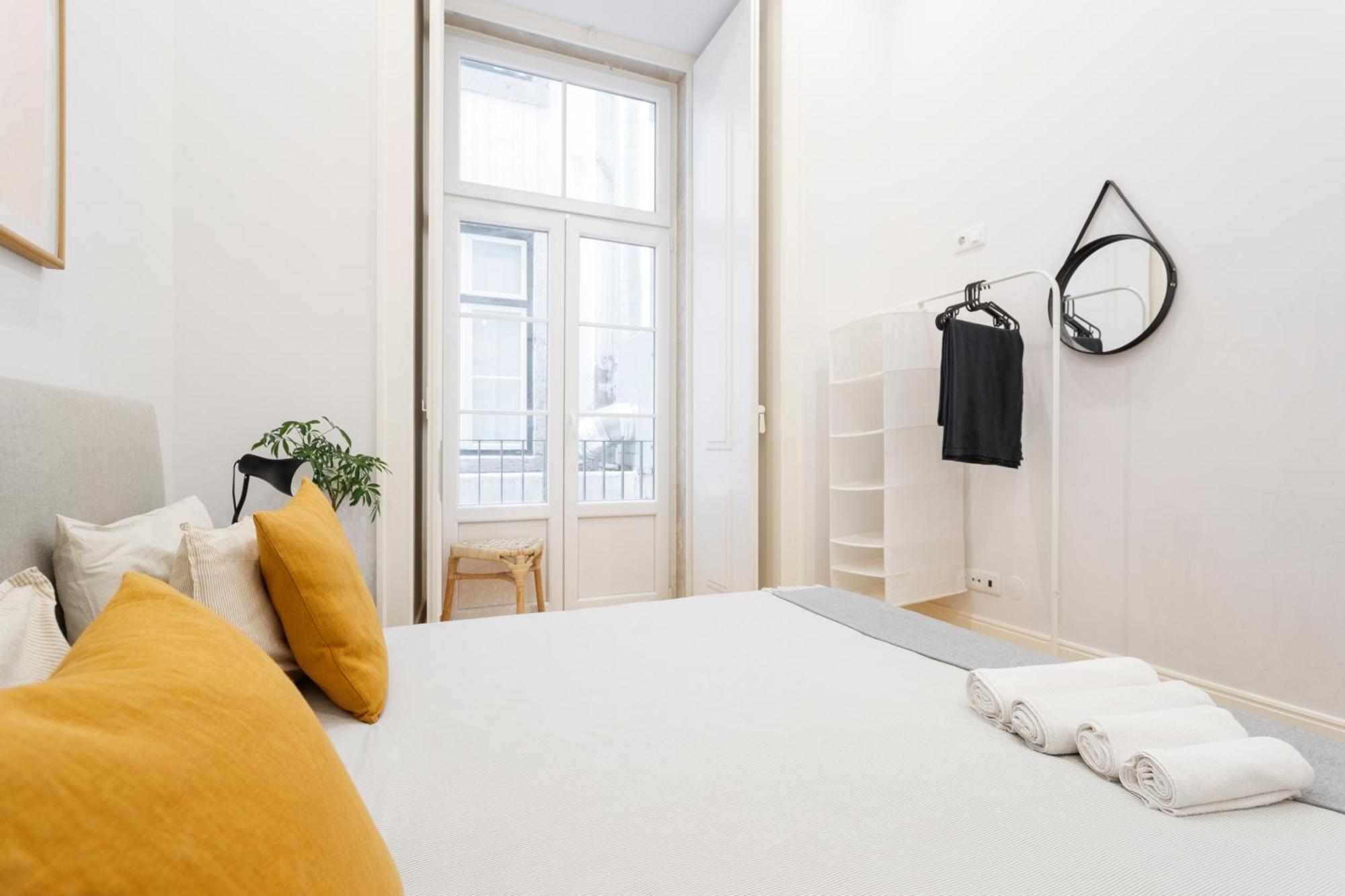 Guest house In Shared In Modern In Downtown