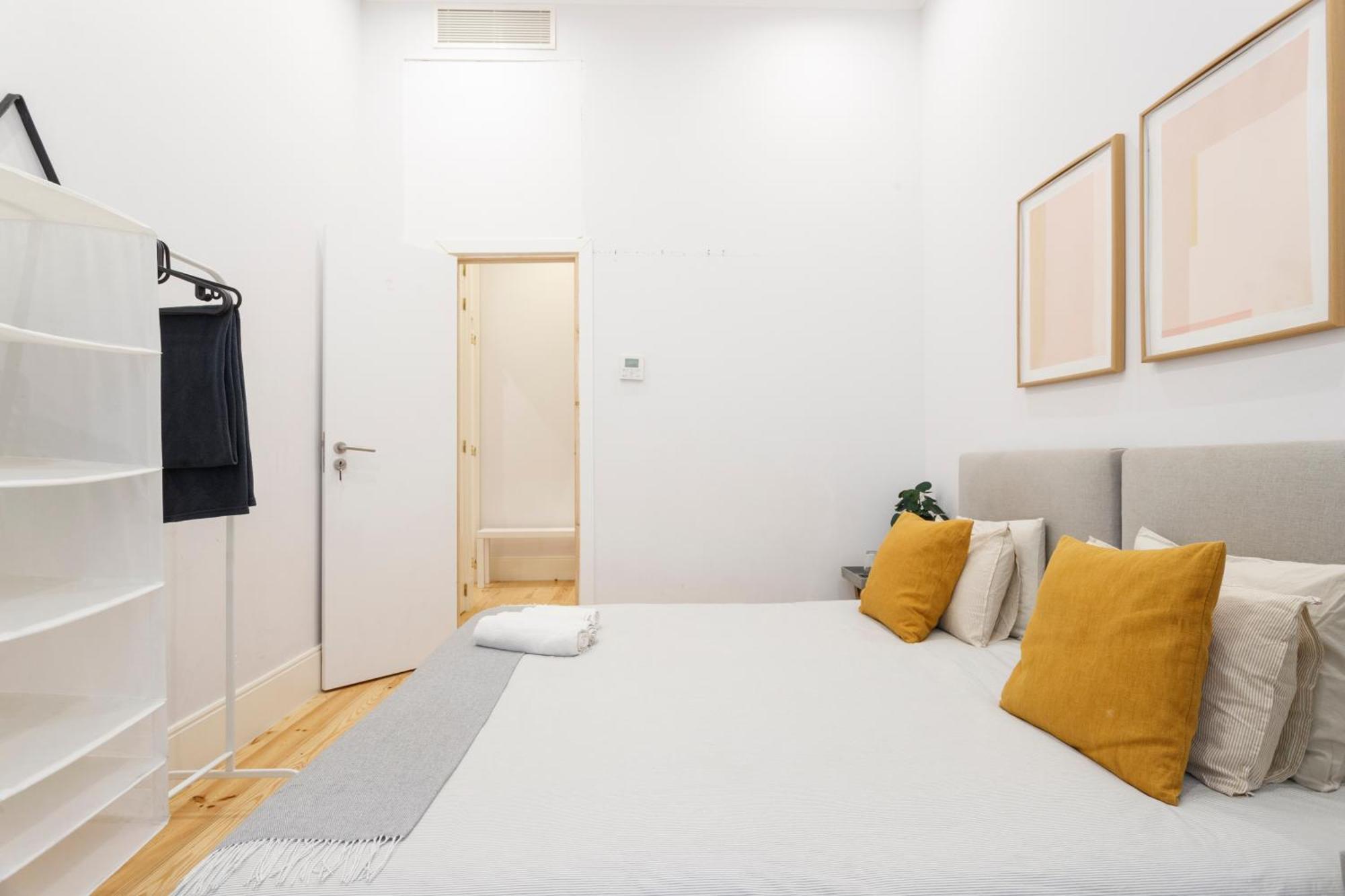 Guest house In Shared In Modern In Downtown