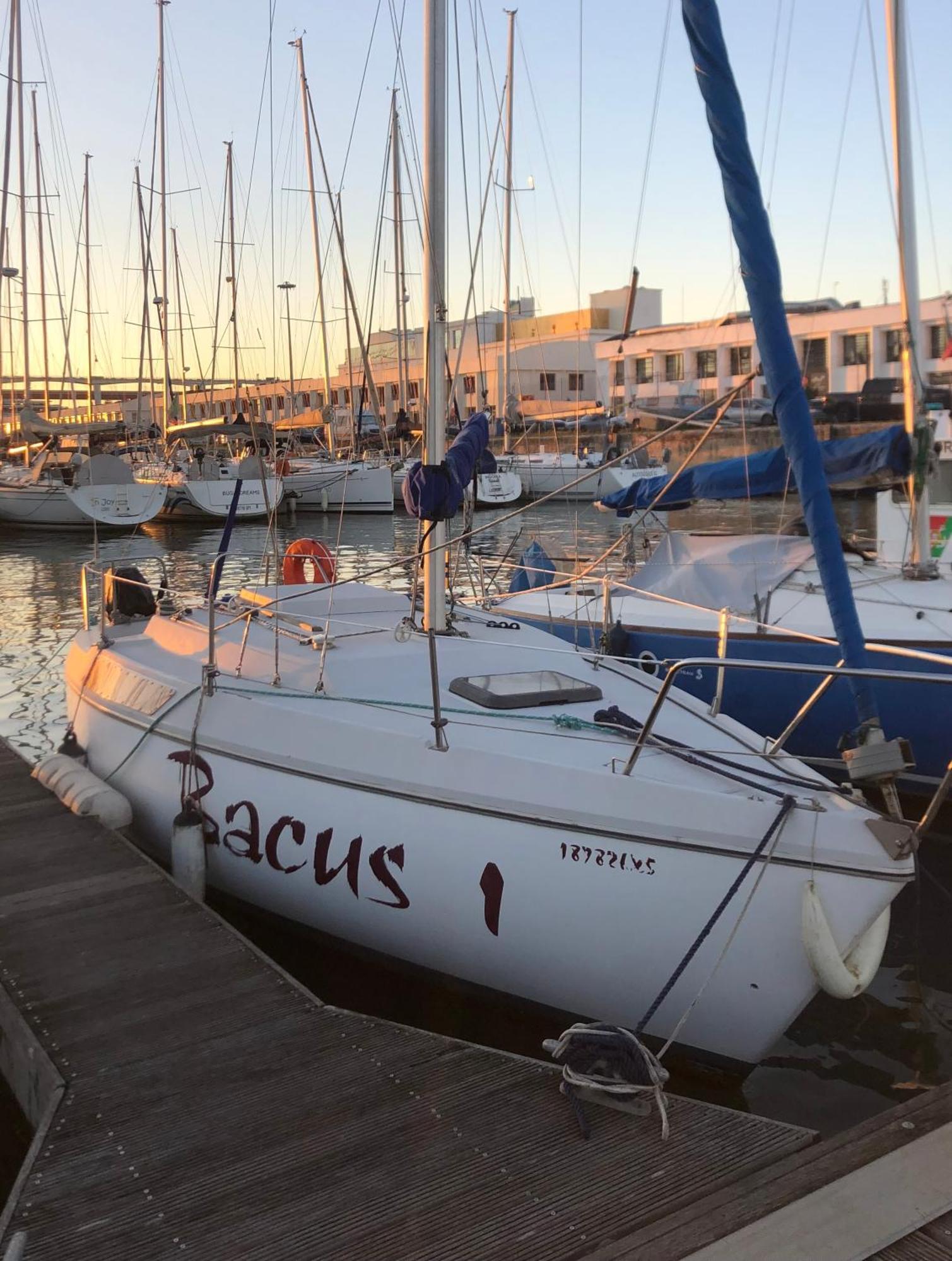 Botel Bacus - Your Floating Hideaway In *
