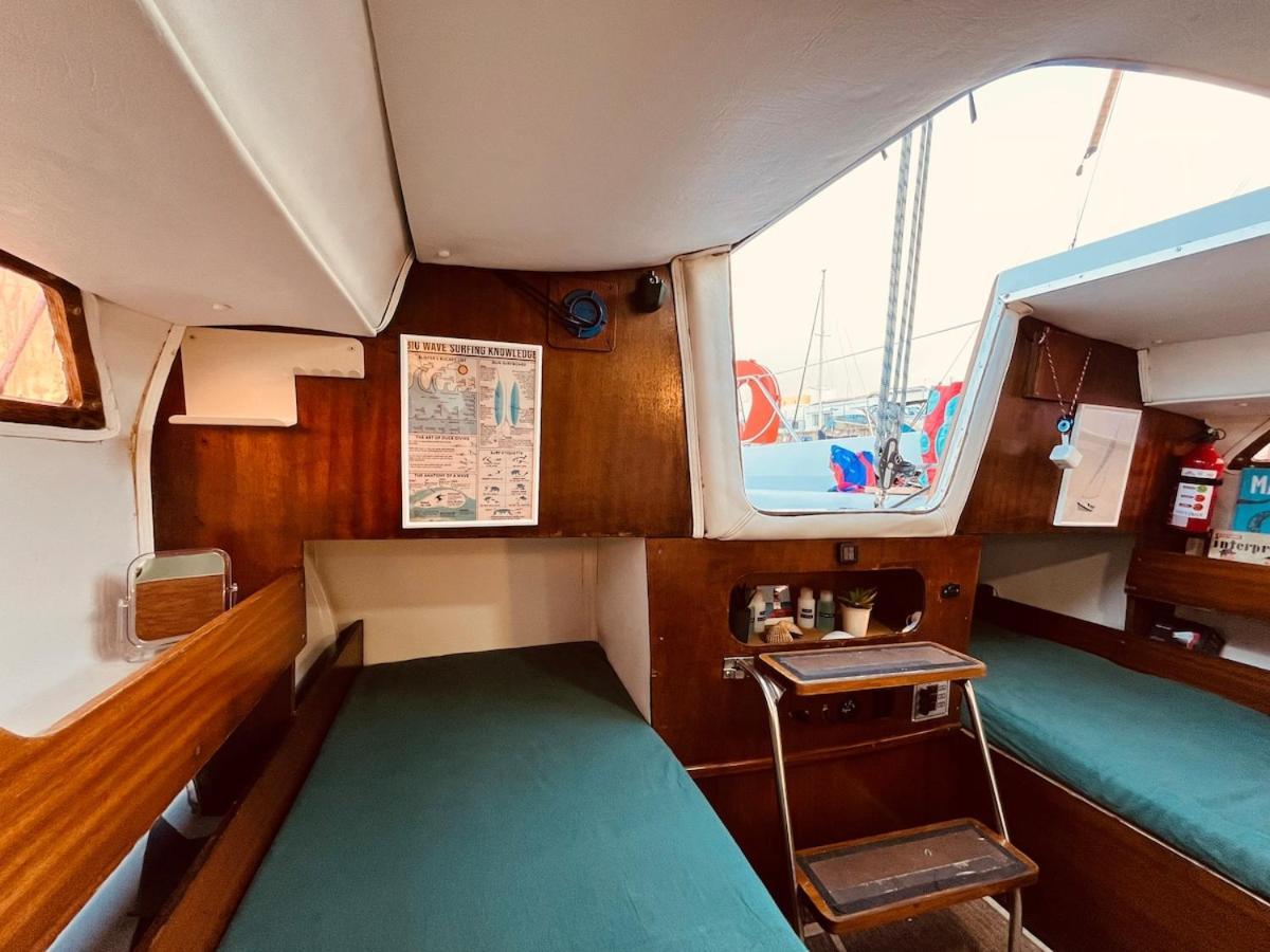 Bacus - Your Floating Hideaway In Botel Lisbon