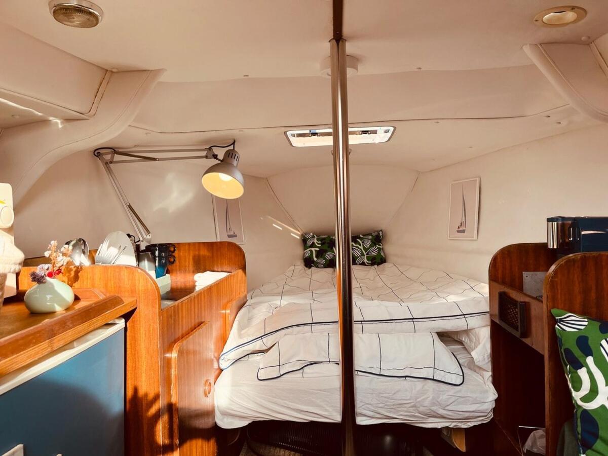 Bacus - Your Floating Hideaway In Botel
