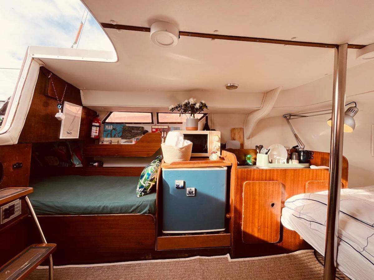 Bacus - Your Floating Hideaway In Lisbon