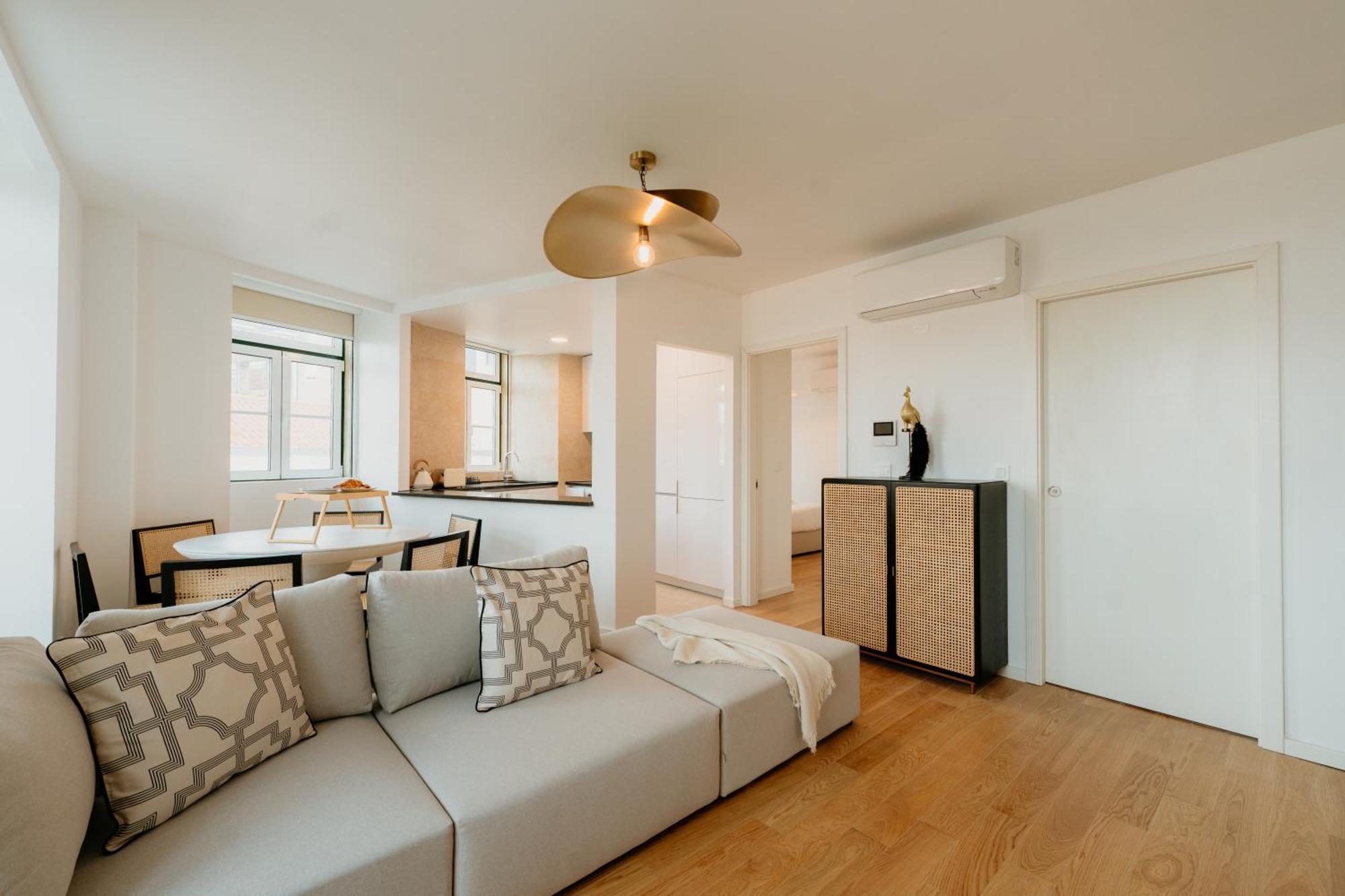 Pink House Beautiful 2 Bedroom Flat In Center Apartment