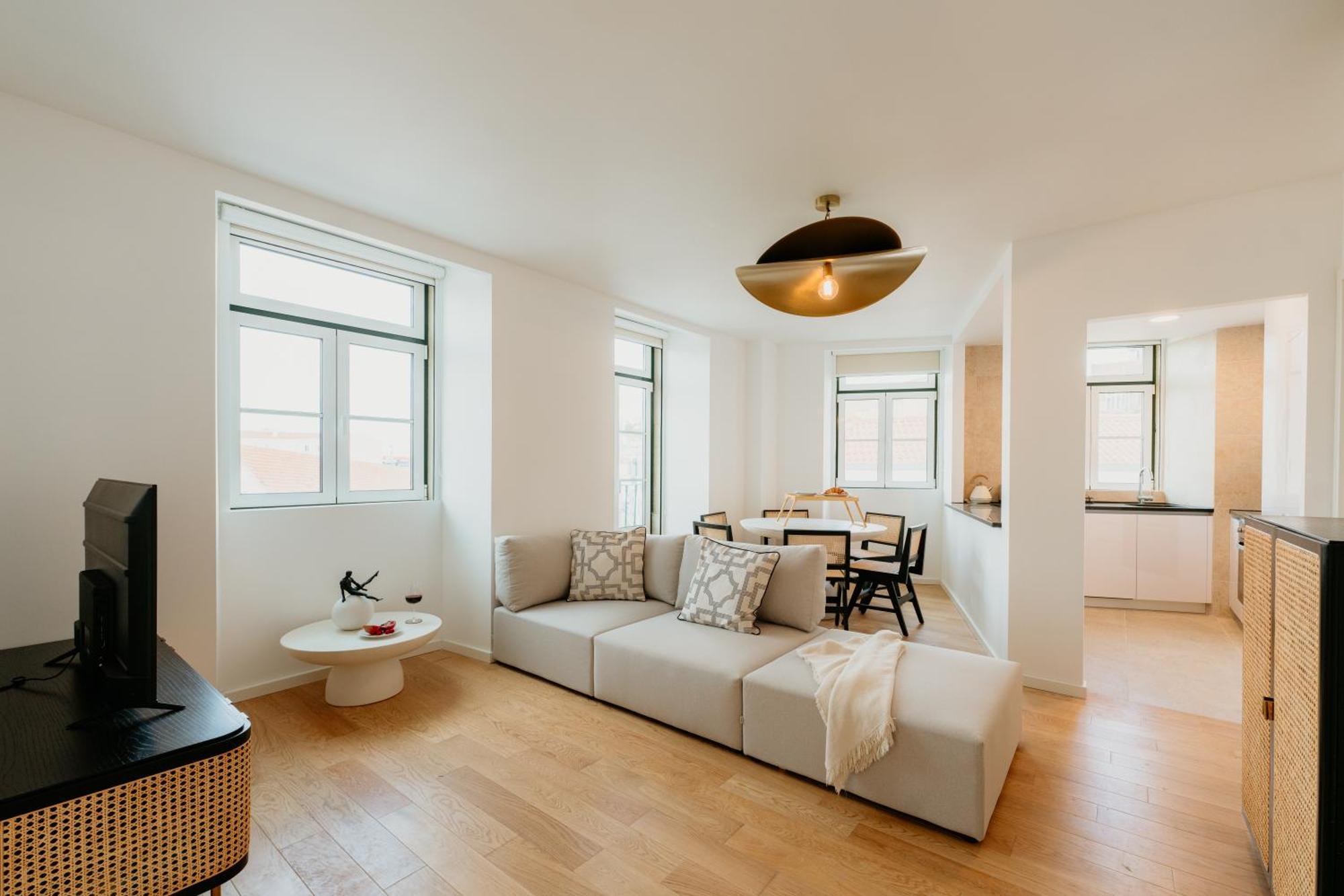 Pink House Beautiful 2 Bedroom Flat In Center Lisbon