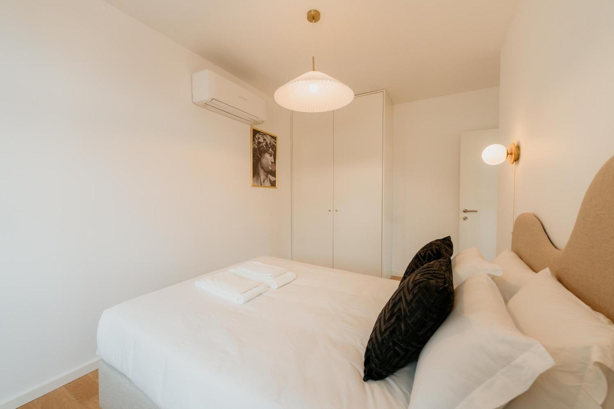Apartment Pink House Beautiful 2 Bedroom Flat In Center Lisbon