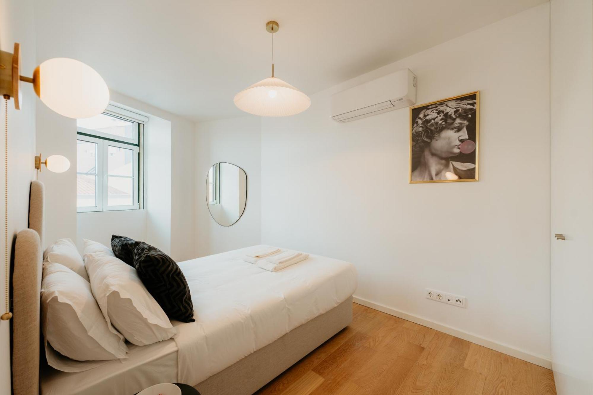 Pink House Beautiful 2 Bedroom Flat In Center * Lisbon