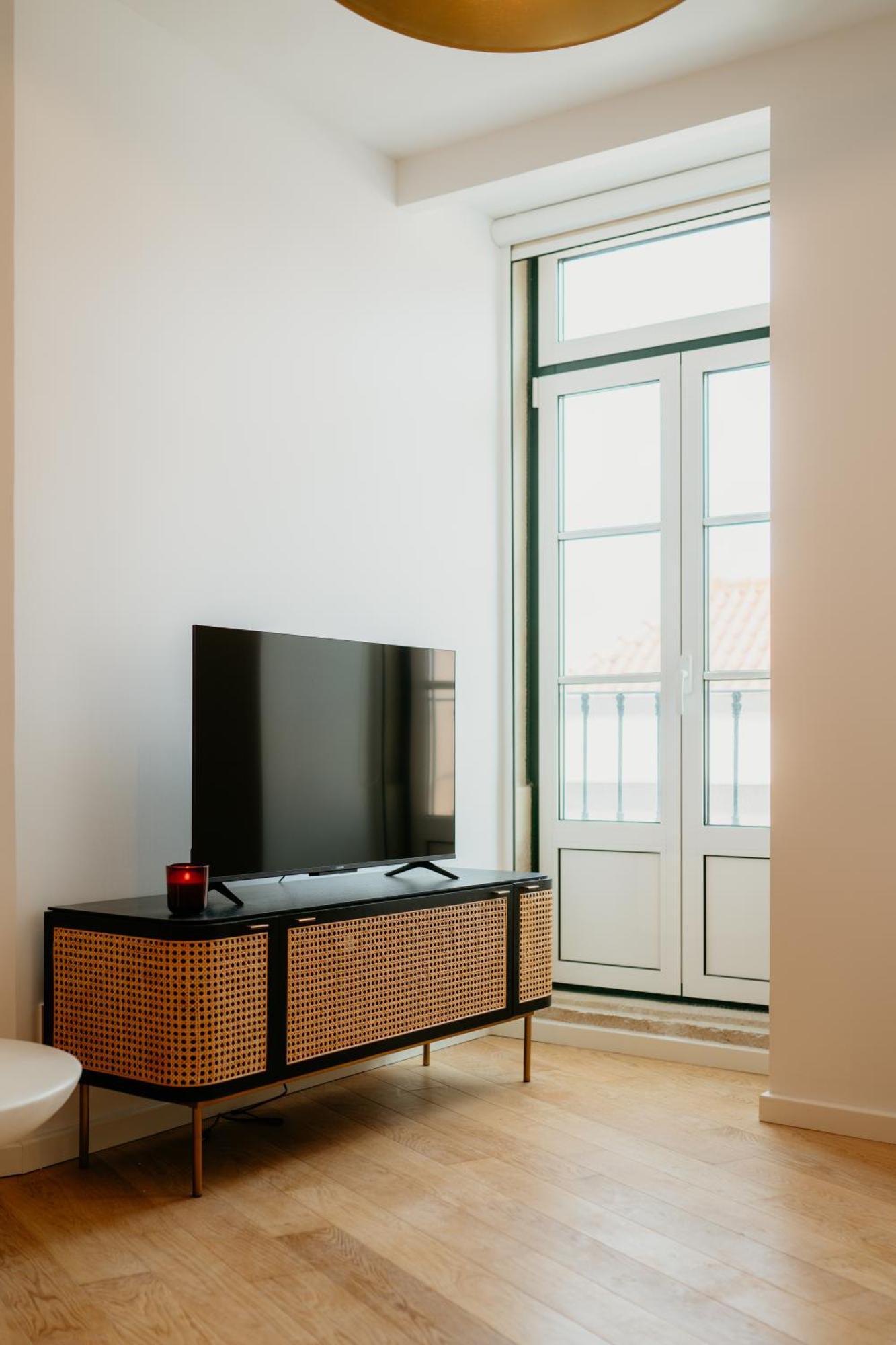 Pink House Beautiful 2 Bedroom Flat In Center Apartment Lisbon