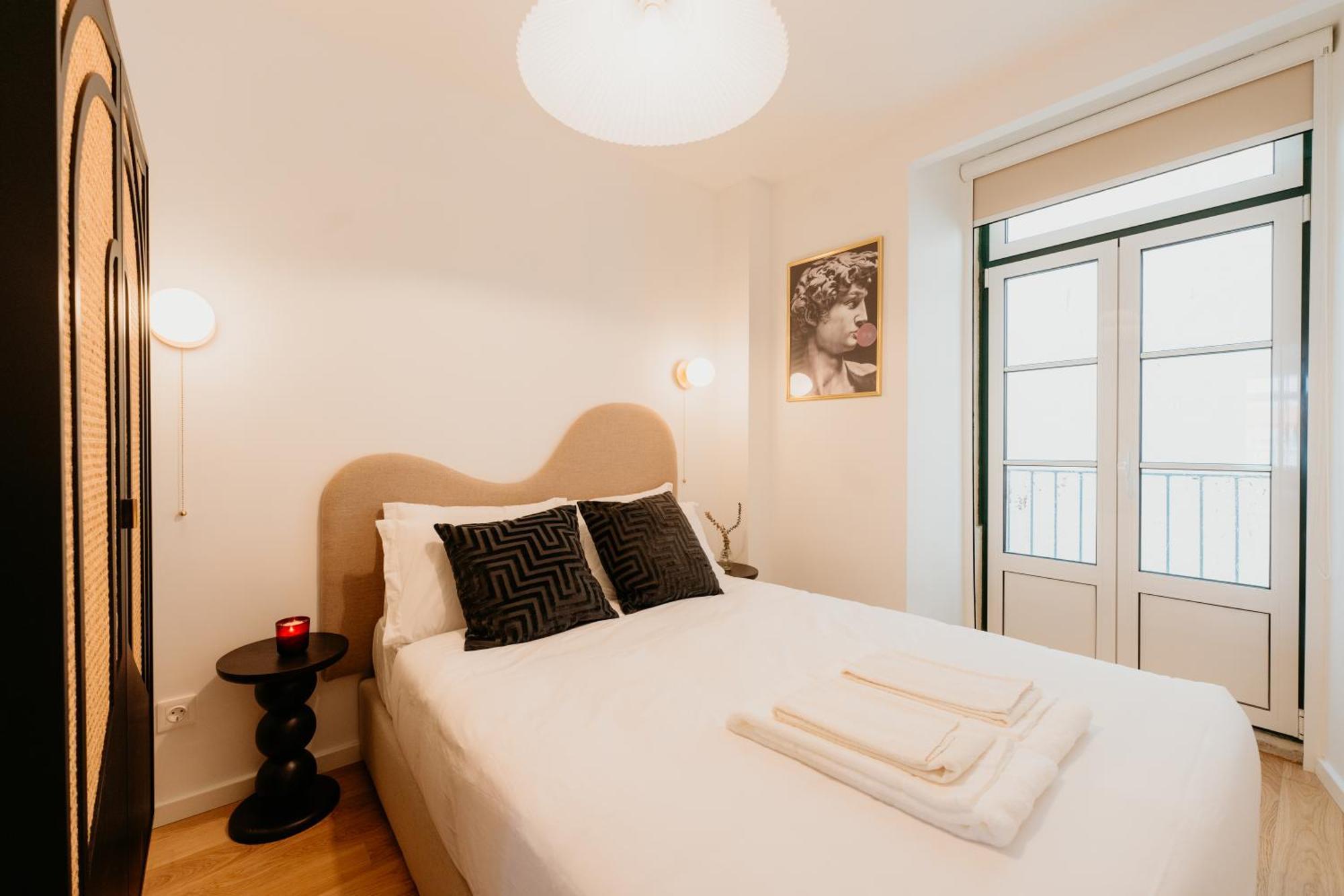 Pink House Beautiful 2 Bedroom Flat In Center * Lisbon