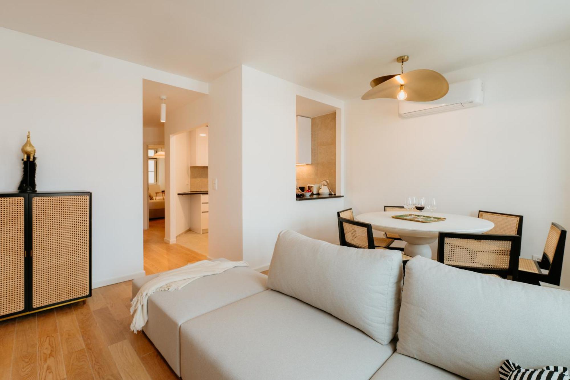 Apartment Pink House Beautiful 2 Bedroom Flat In Center *