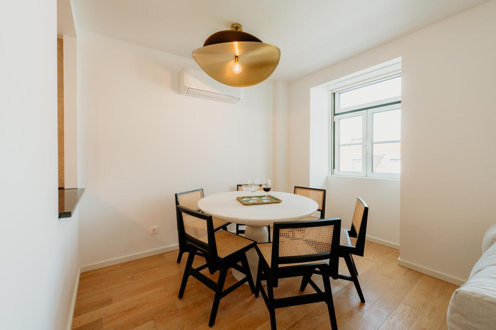 Apartment Pink House Beautiful 2 Bedroom Flat In Center Lisbon