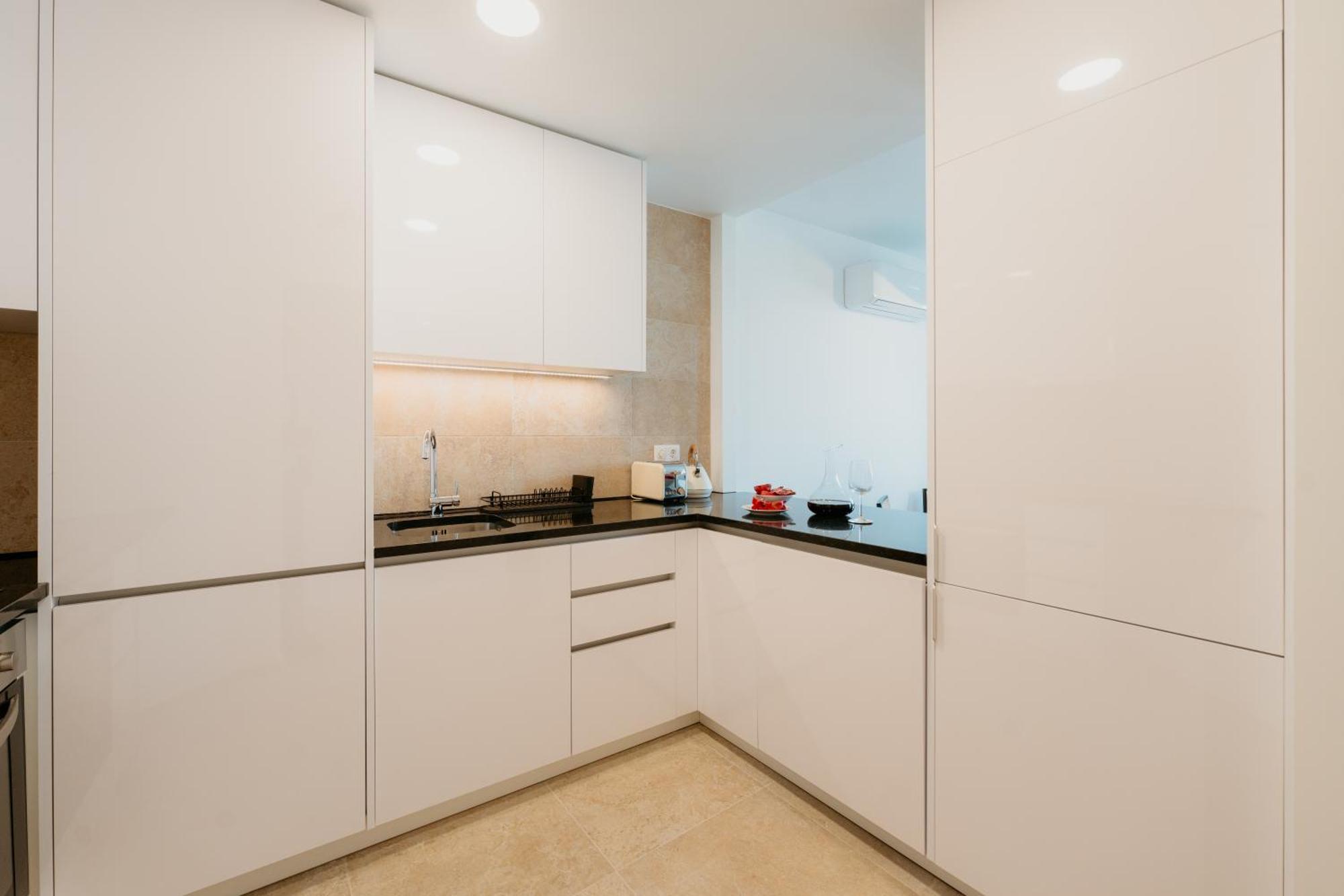 Pink House Beautiful 2 Bedroom Flat In Center Lisbon