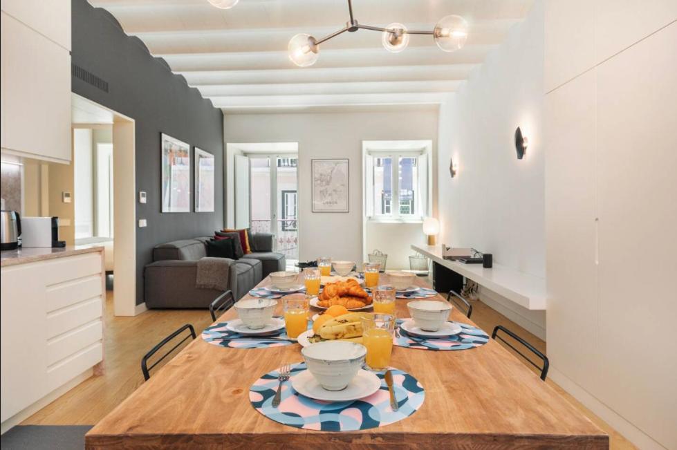 Whome | Ls48 Prime Location Upscale Family Apartment *