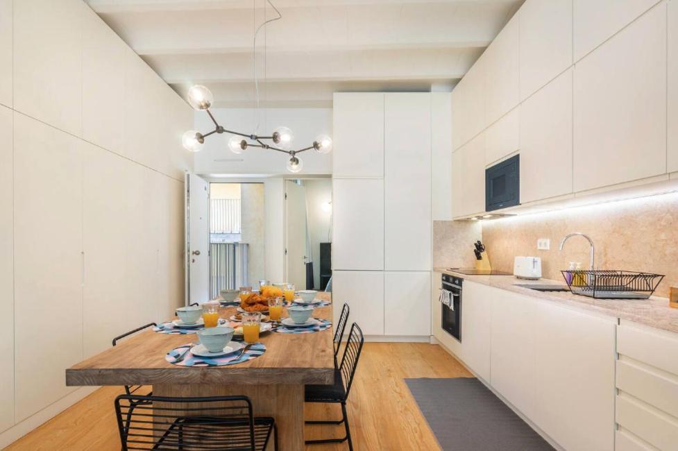 Whome | Ls48 Prime Location Upscale Family Apartment