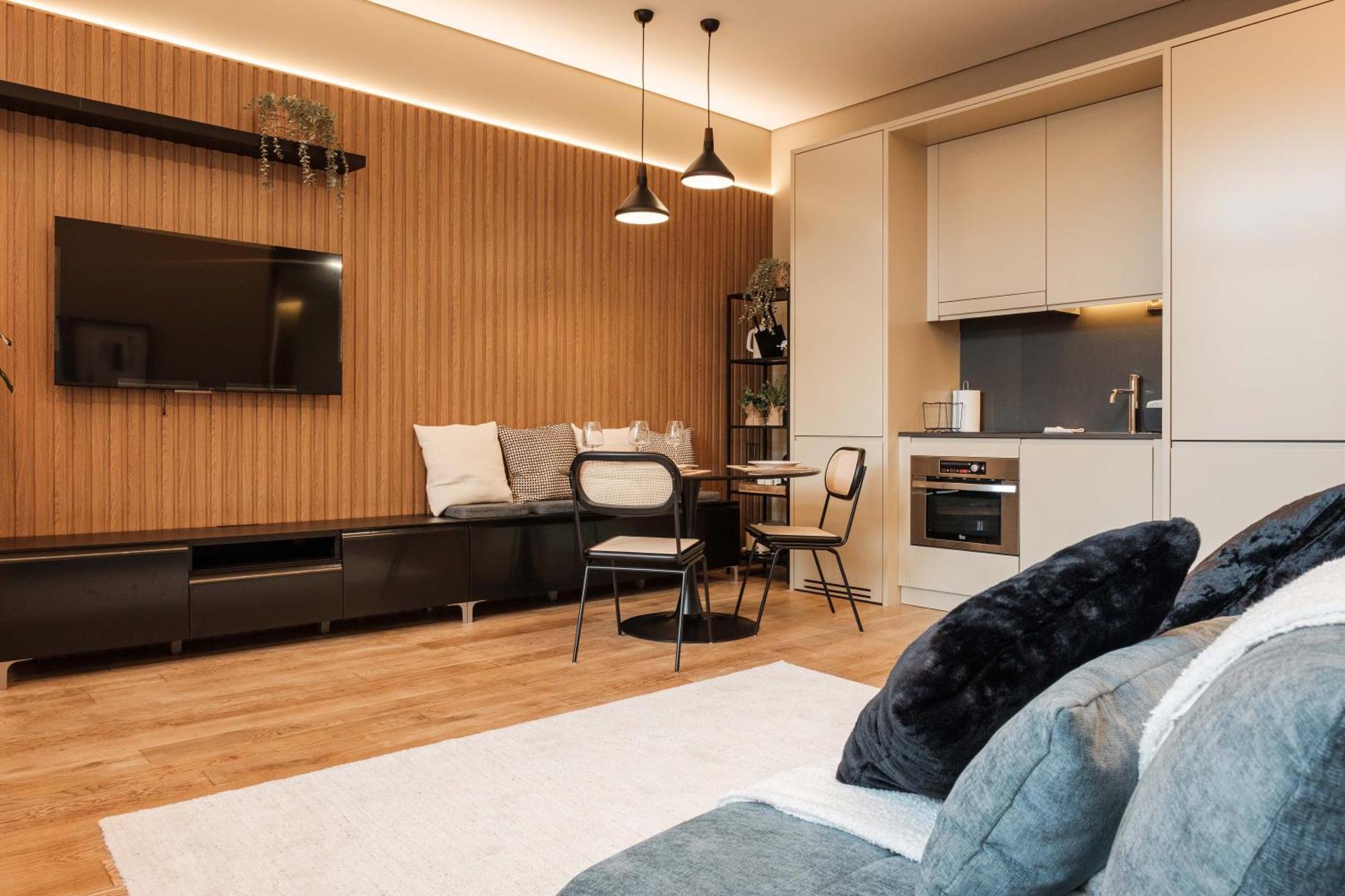 8 Building Apartment