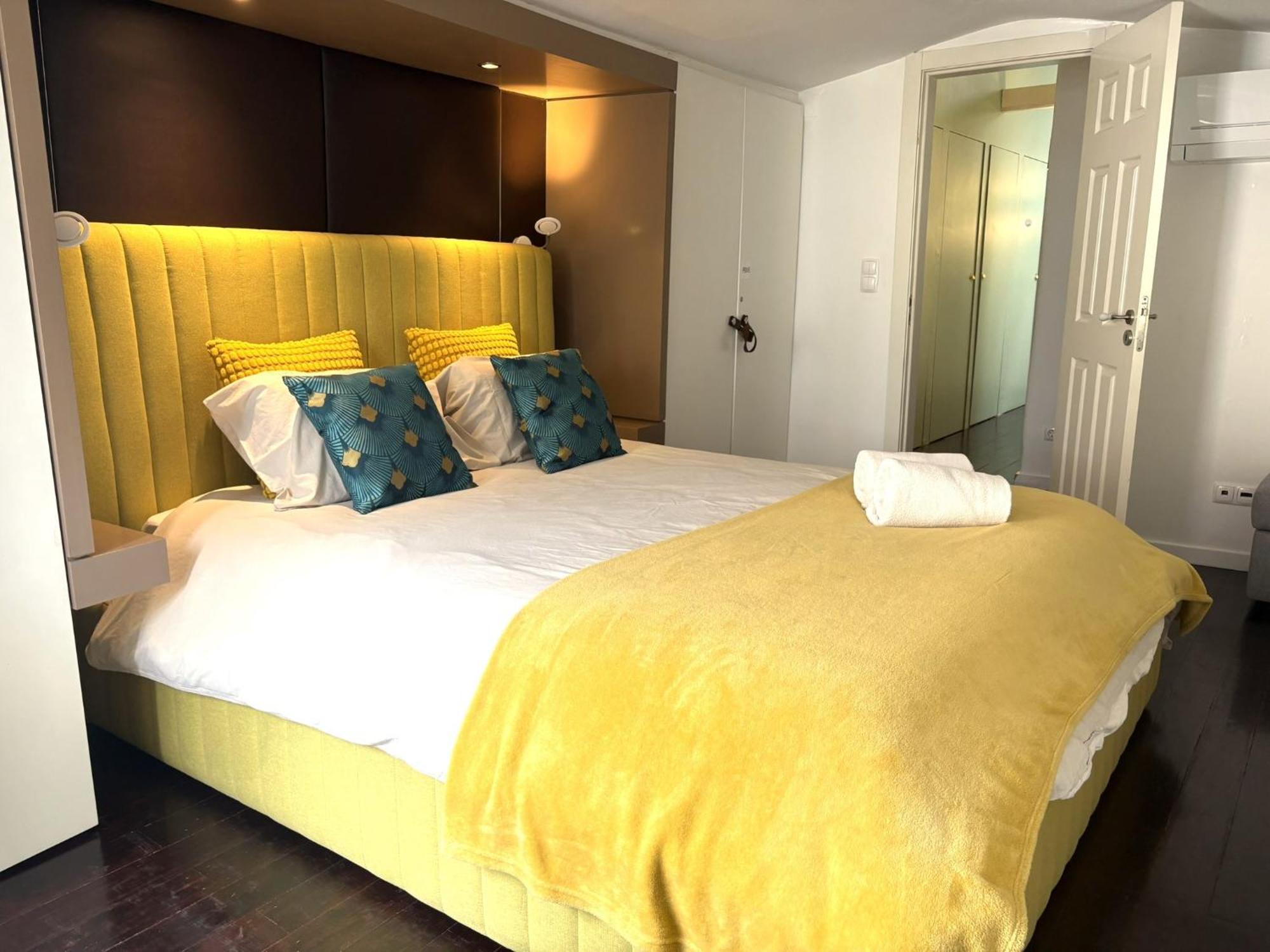 Apartment Fabulous T2 With Balcony In Rossio Lisbon