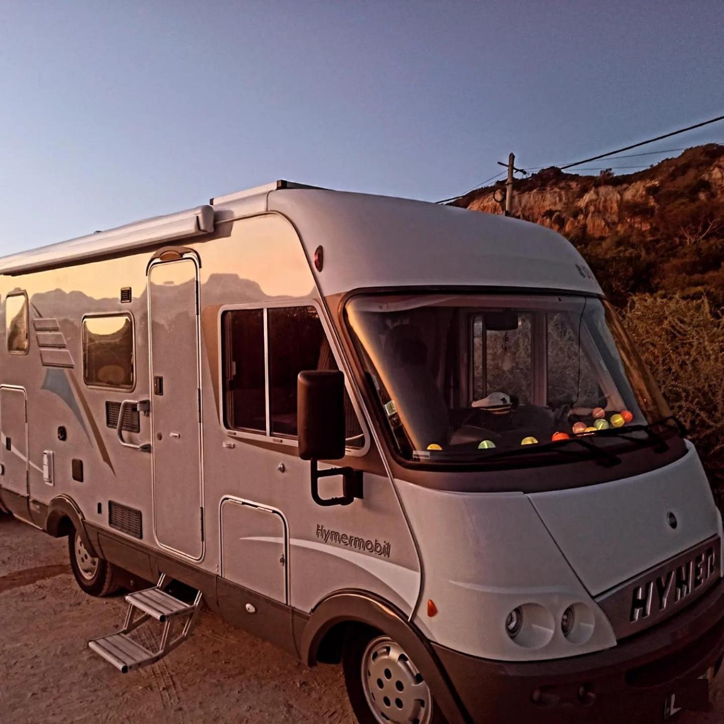 Luxury tent Hymer Campervan Lisbon