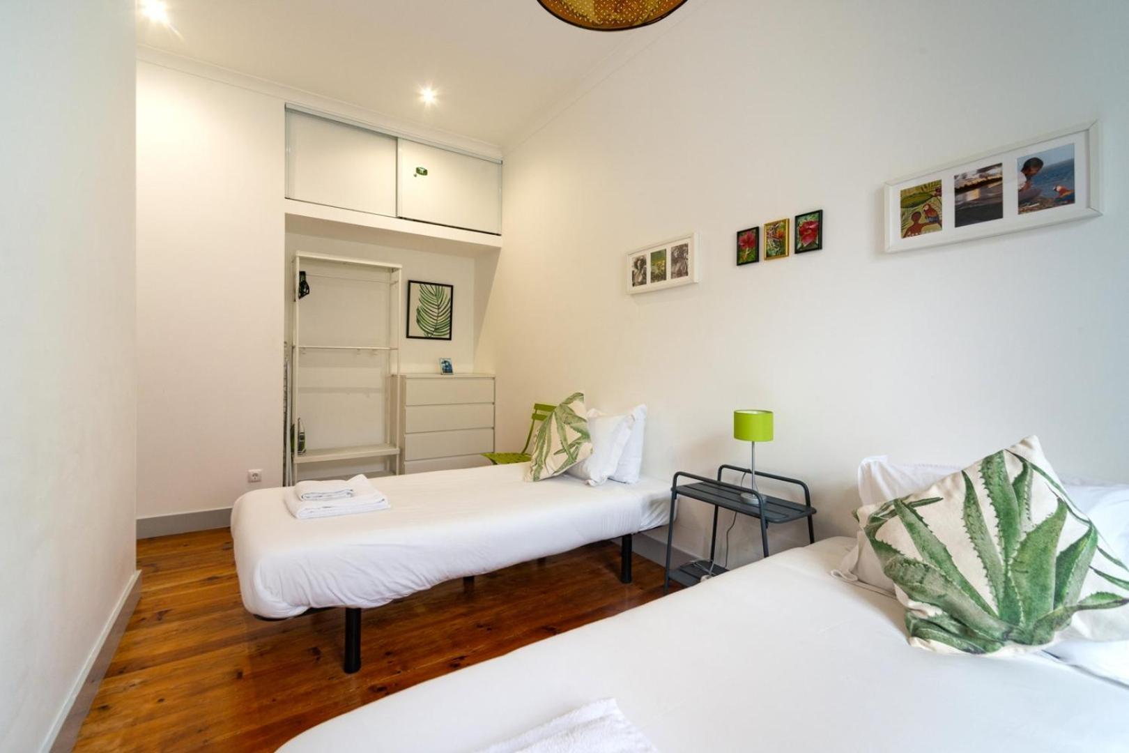 Old Style Fully Renewed And Spacious 3-bed * Lisbon