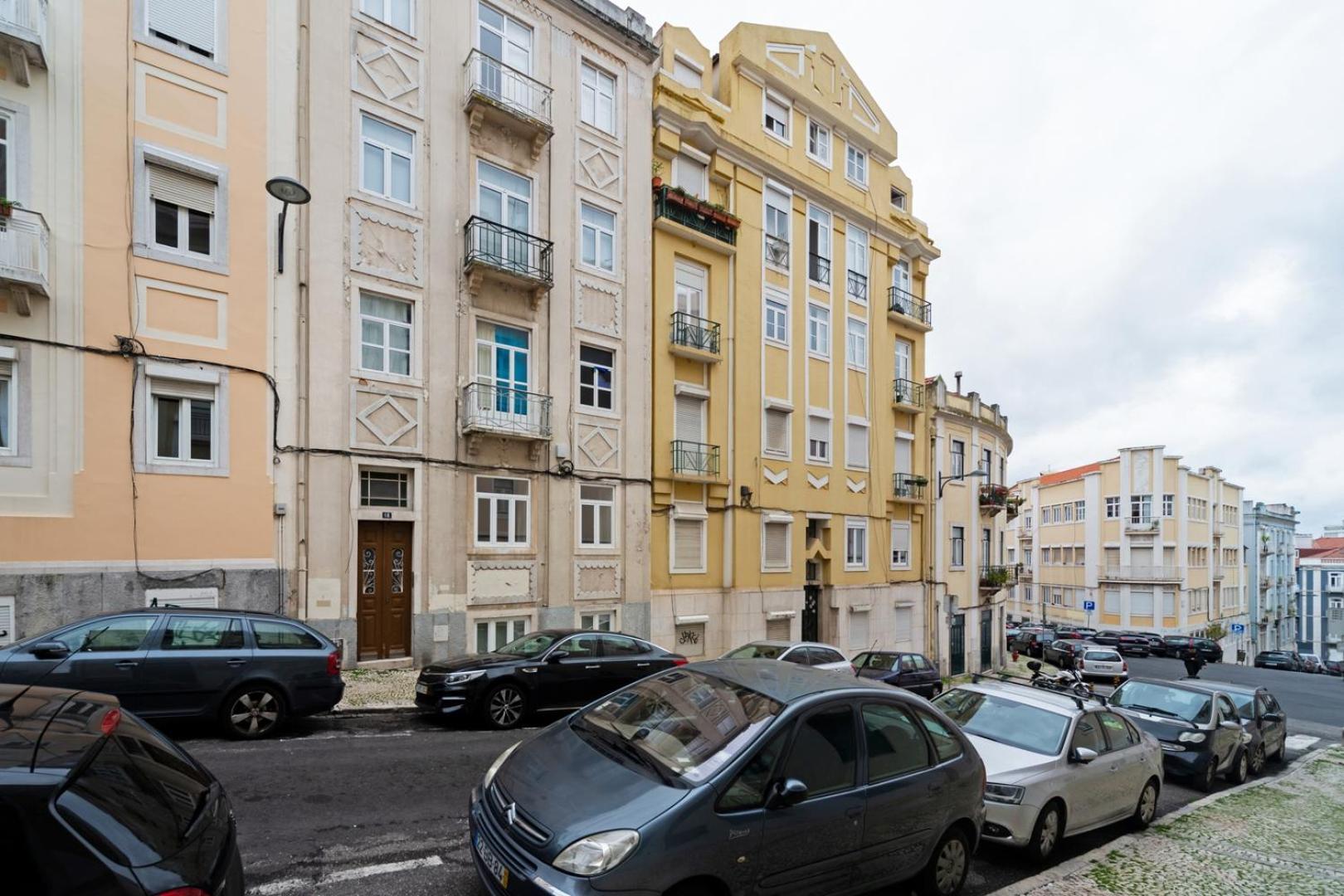 Apartment Old Style Fully Renewed And Spacious 3-bed