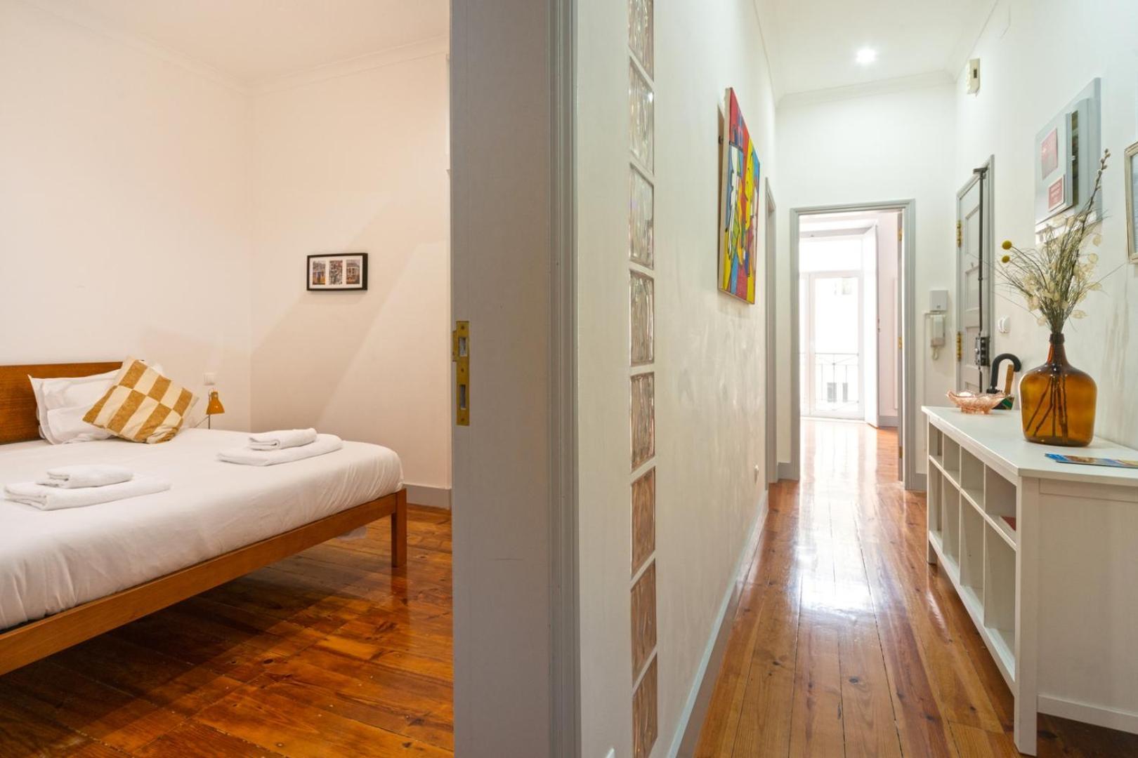Old Style Fully Renewed And Spacious 3-bed * Lisbon