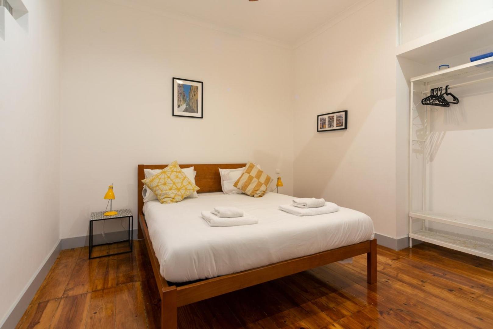Old Style Fully Renewed And Spacious 3-bed Apartment Lisbon