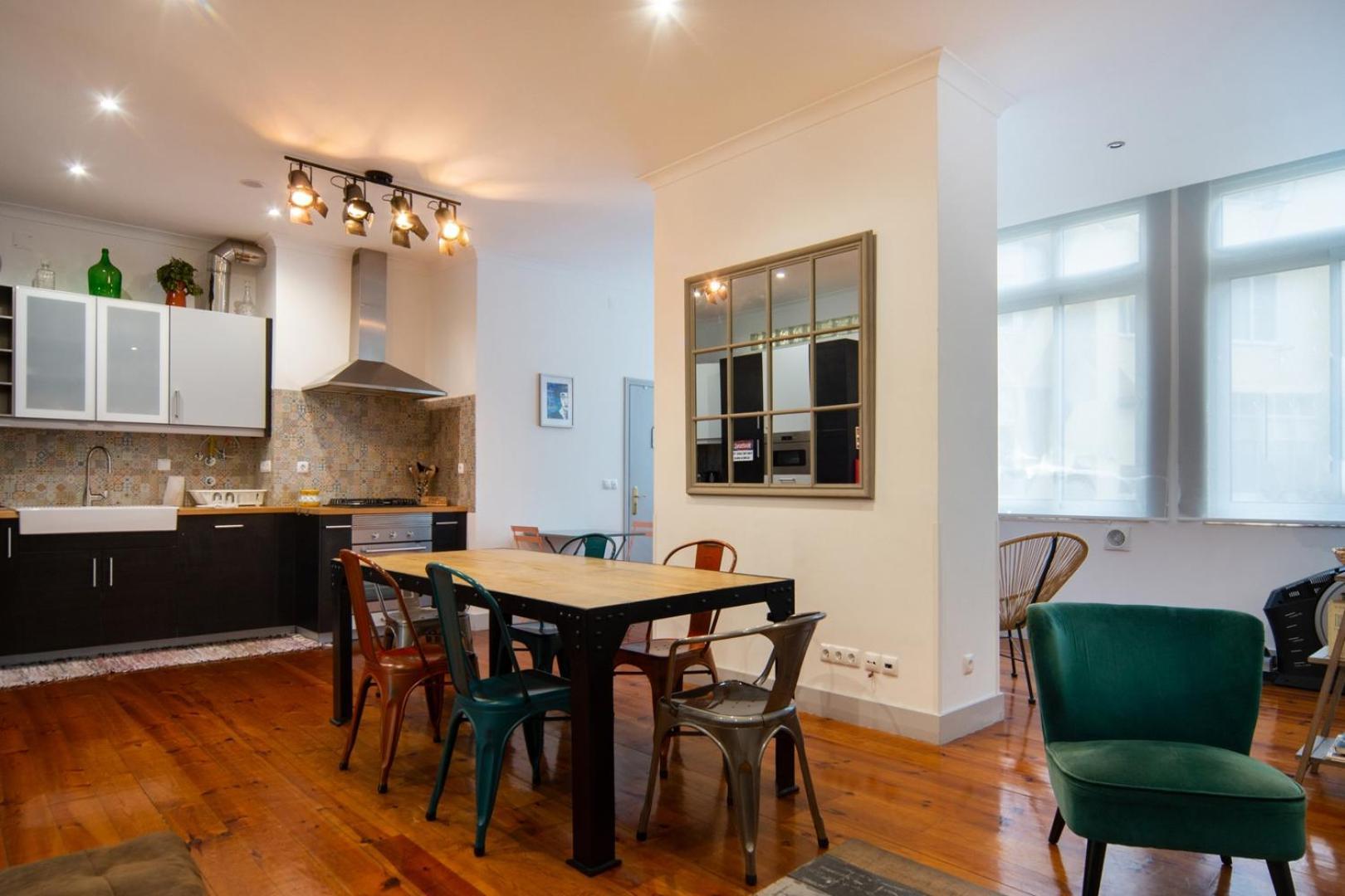 Old Style Fully Renewed And Spacious 3-bed Lisbon