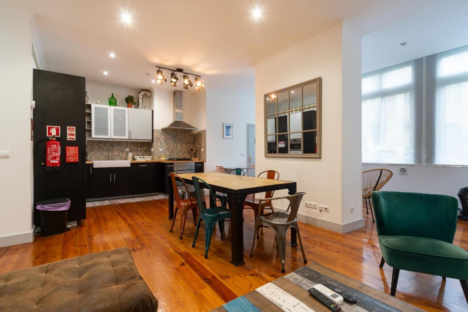 Old Style Fully Renewed And Spacious 3-bed Apartment Lisbon