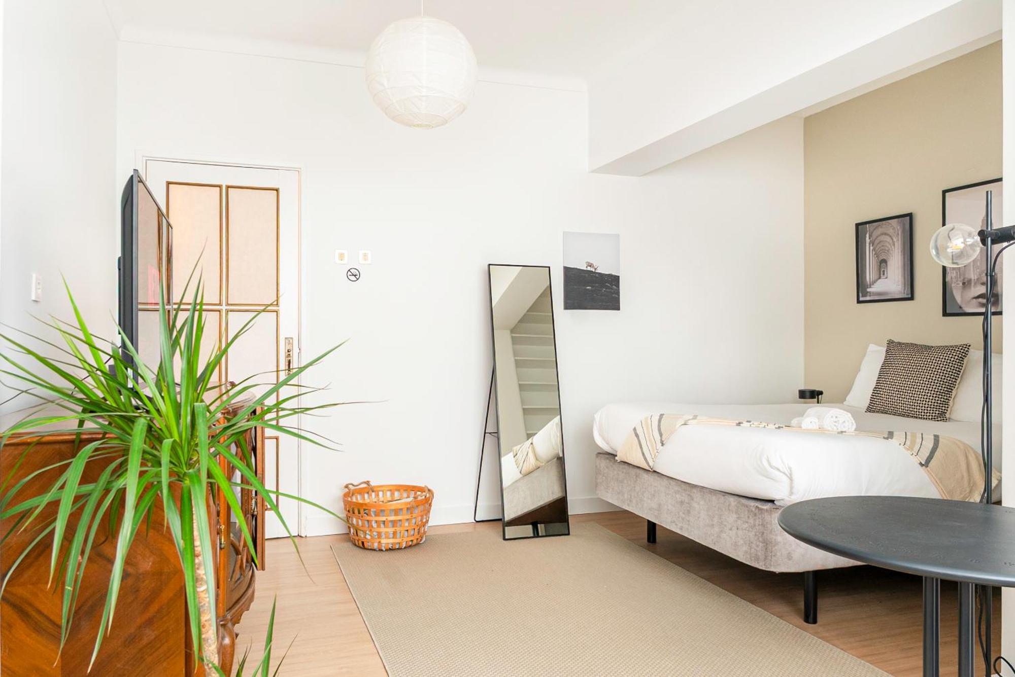 Soar I Urban Nest - Near Airport & Park Lisbon