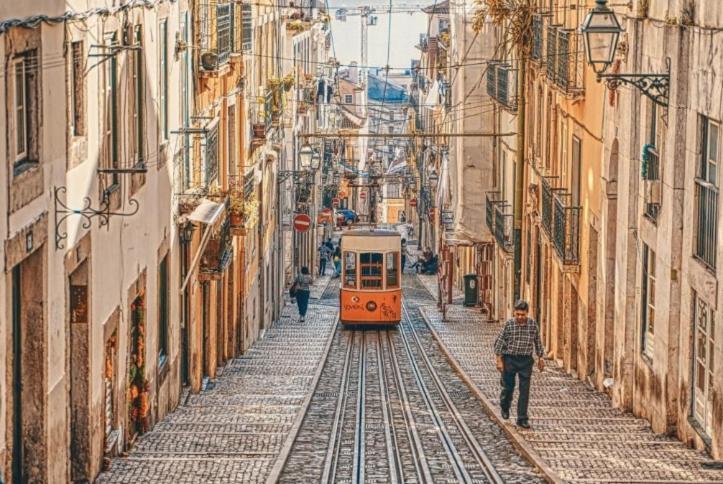 Apartment In Bica Views Lisbon