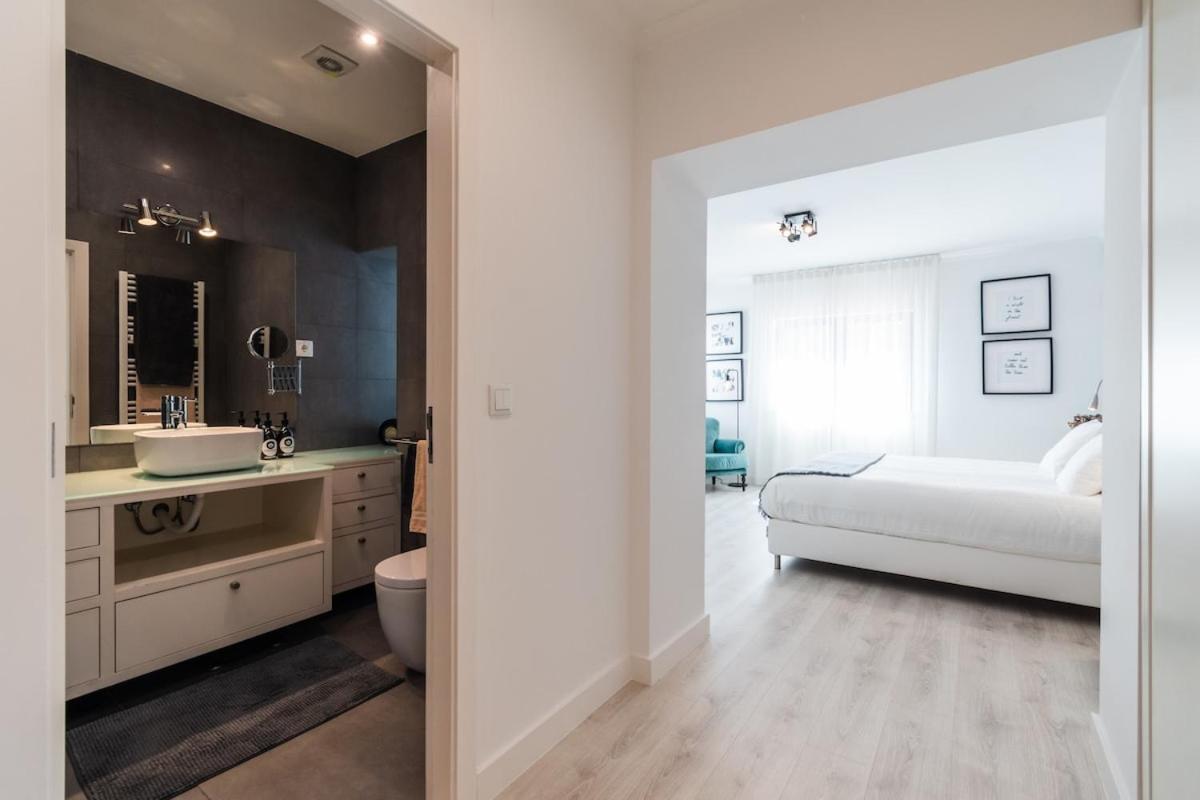 Luxury With A Pool In The - No Parties Allowed Lisbon