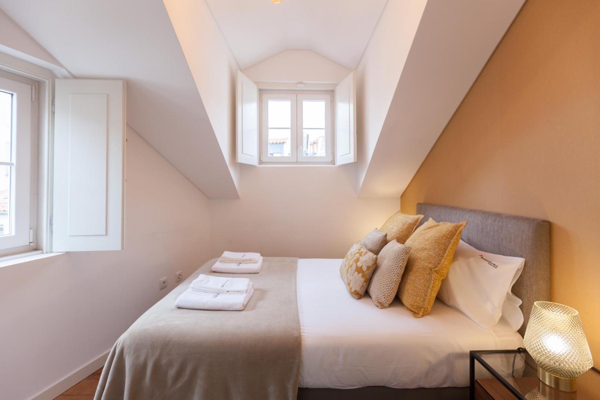 Flh Portas Do Sol Duplex With Terrace Lisbon