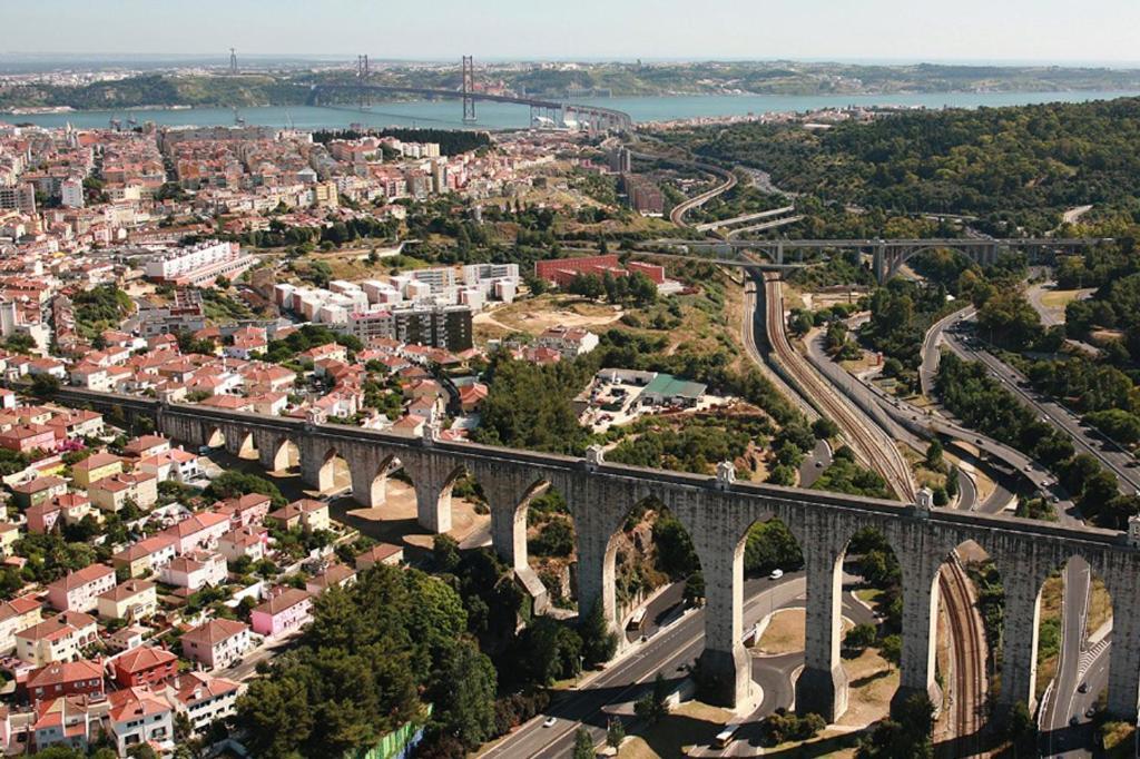 Akicity Amoreiras Bronze Apartment Lisbon