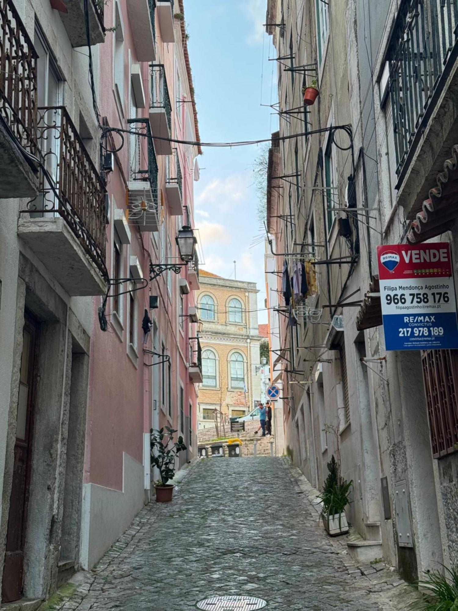 Travessa Do Meio * Lisbon