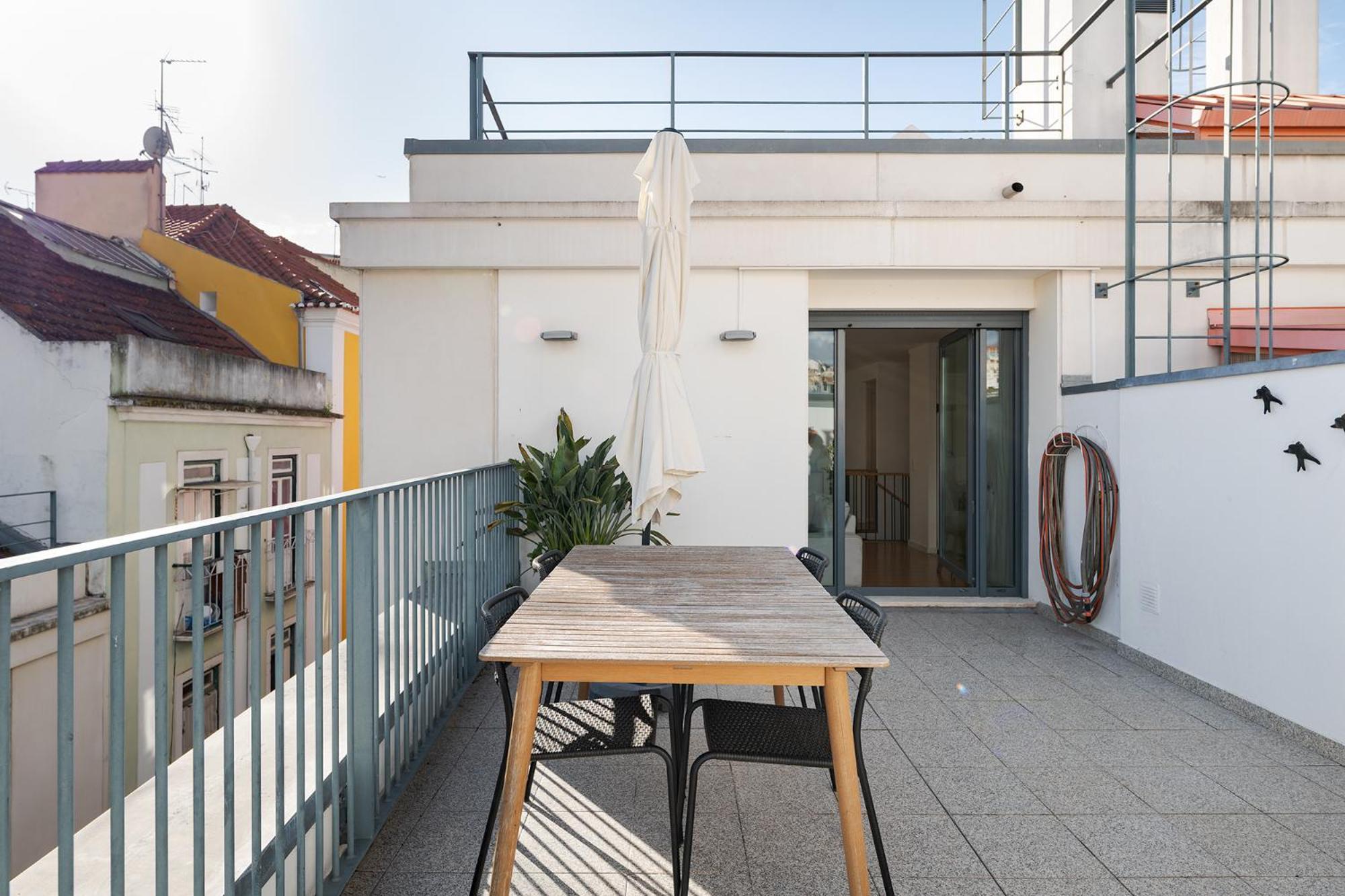 Penthouse For The Lovers - Castle View & Parking * Lisbon