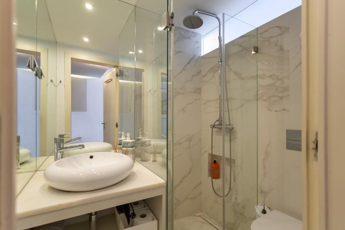 One Bedroom Sunny With Two Bathrooms And Big Garden * Lisbon
