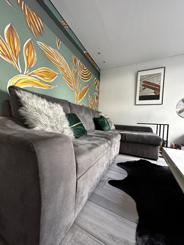 One Bedroom Sunny With Two Bathrooms And Big Garden Apartment *