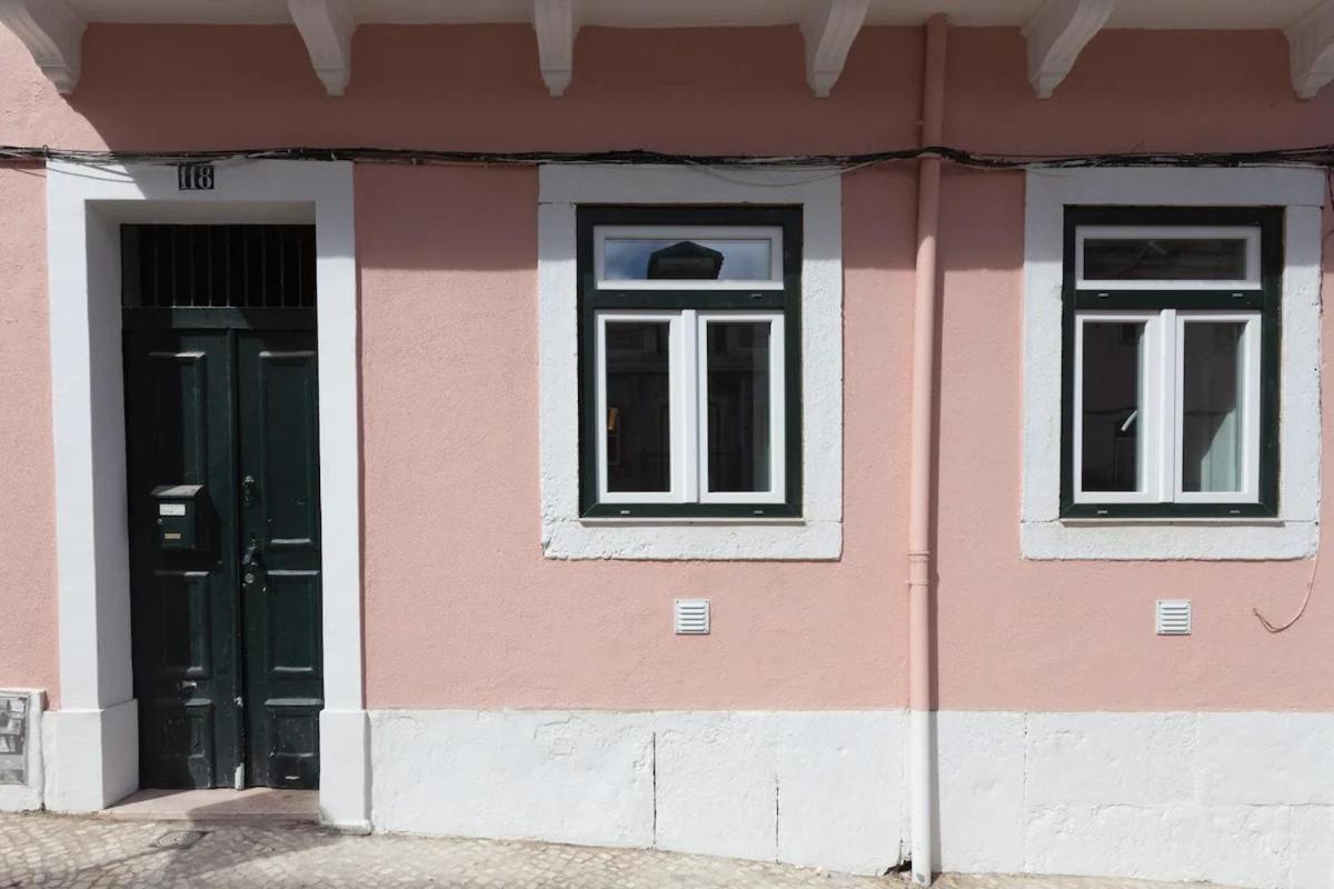 Apartment Serene T1 In Lapa With Ac And Private Patio
