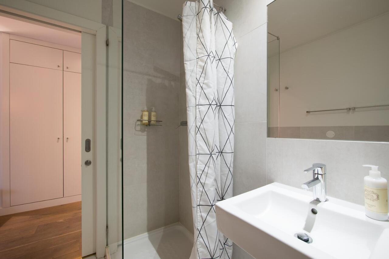 Vibrant Apartment Lisbon