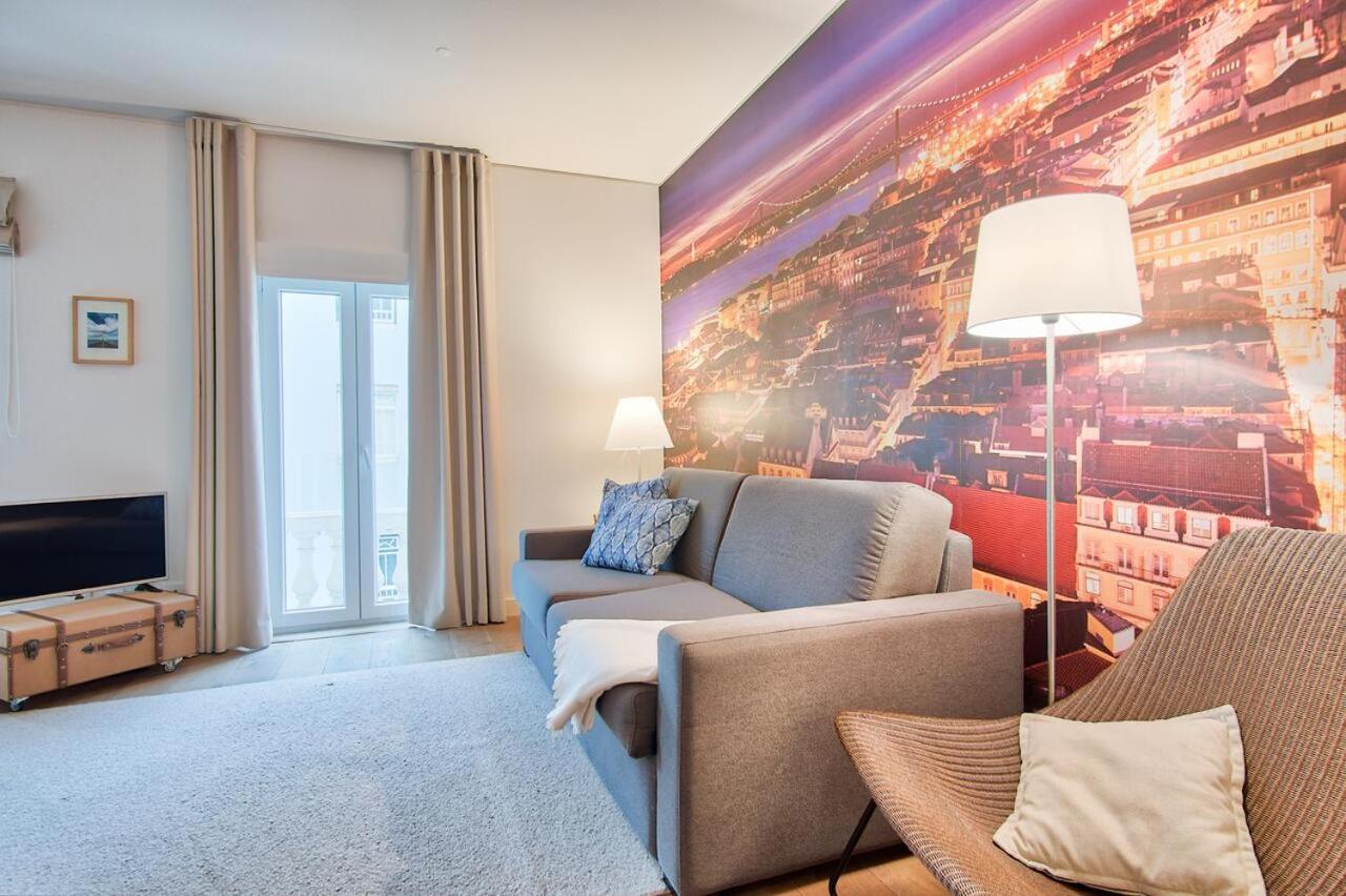 Vibrant Apartment