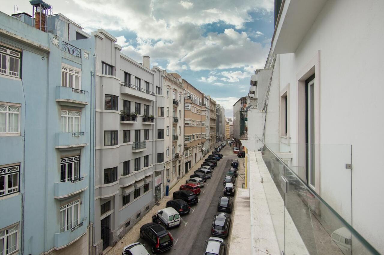 Vibrant Apartment Lisbon