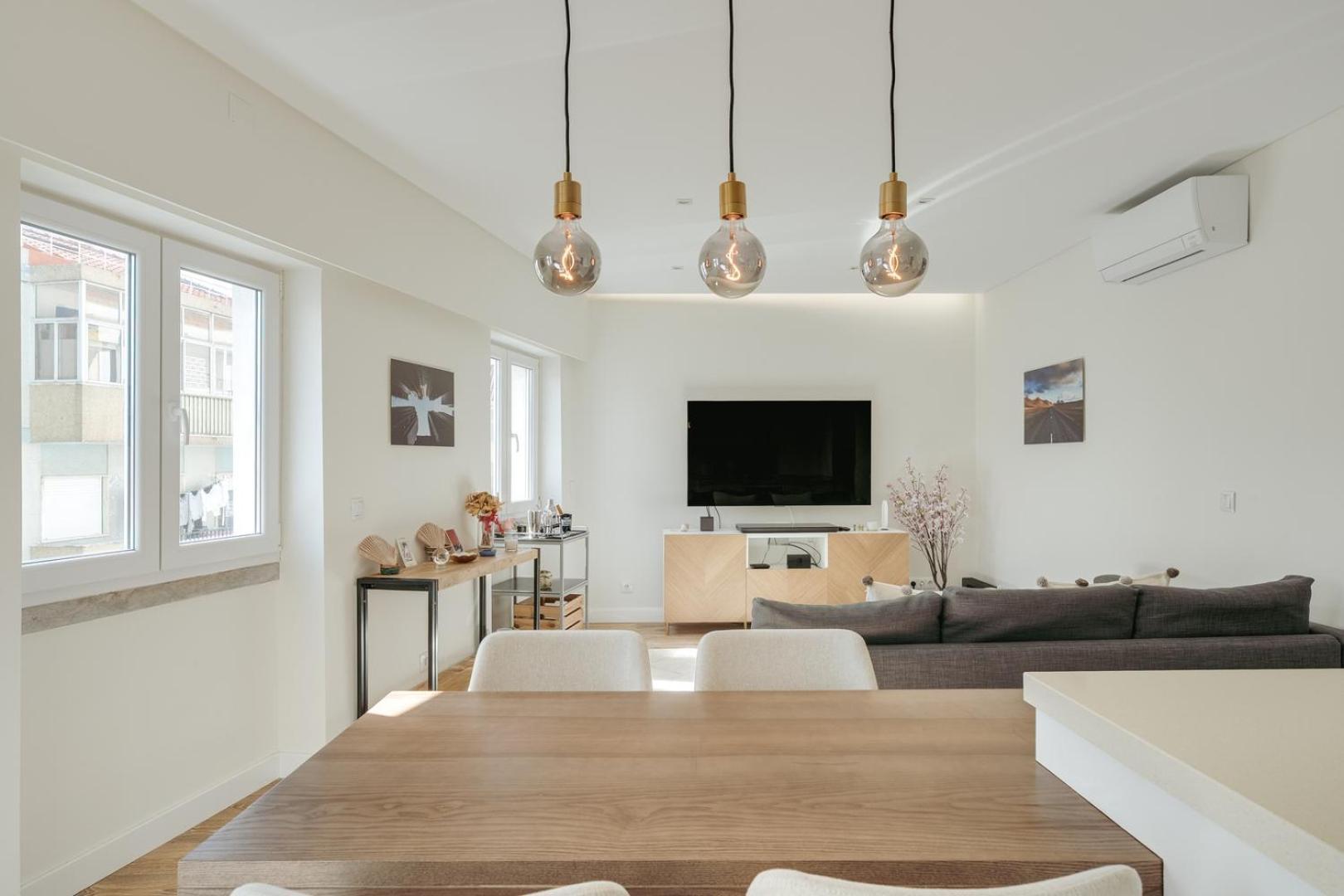 Hostwise - Flat W/ Balcony & Workspace * Lisbon