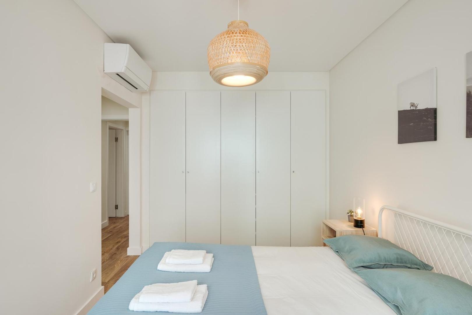 Hostwise - Flat W/ Balcony & Workspace Apartment Lisbon