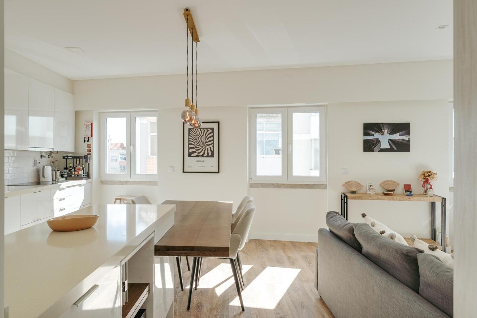 Hostwise - Flat W/ Balcony & Workspace Lisbon