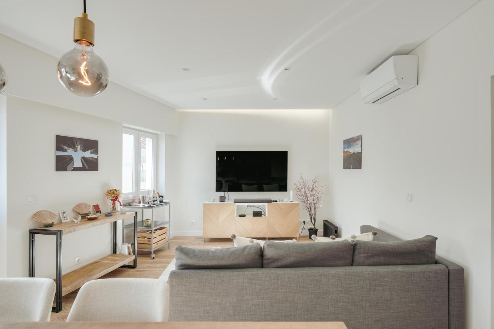 Hostwise - Flat W/ Balcony & Workspace Lisbon