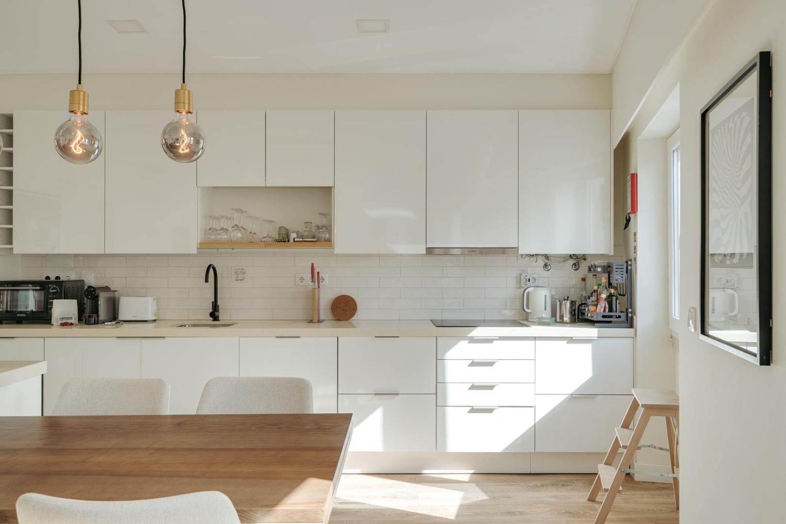 Hostwise - Flat W/ Balcony & Workspace Apartment Lisbon
