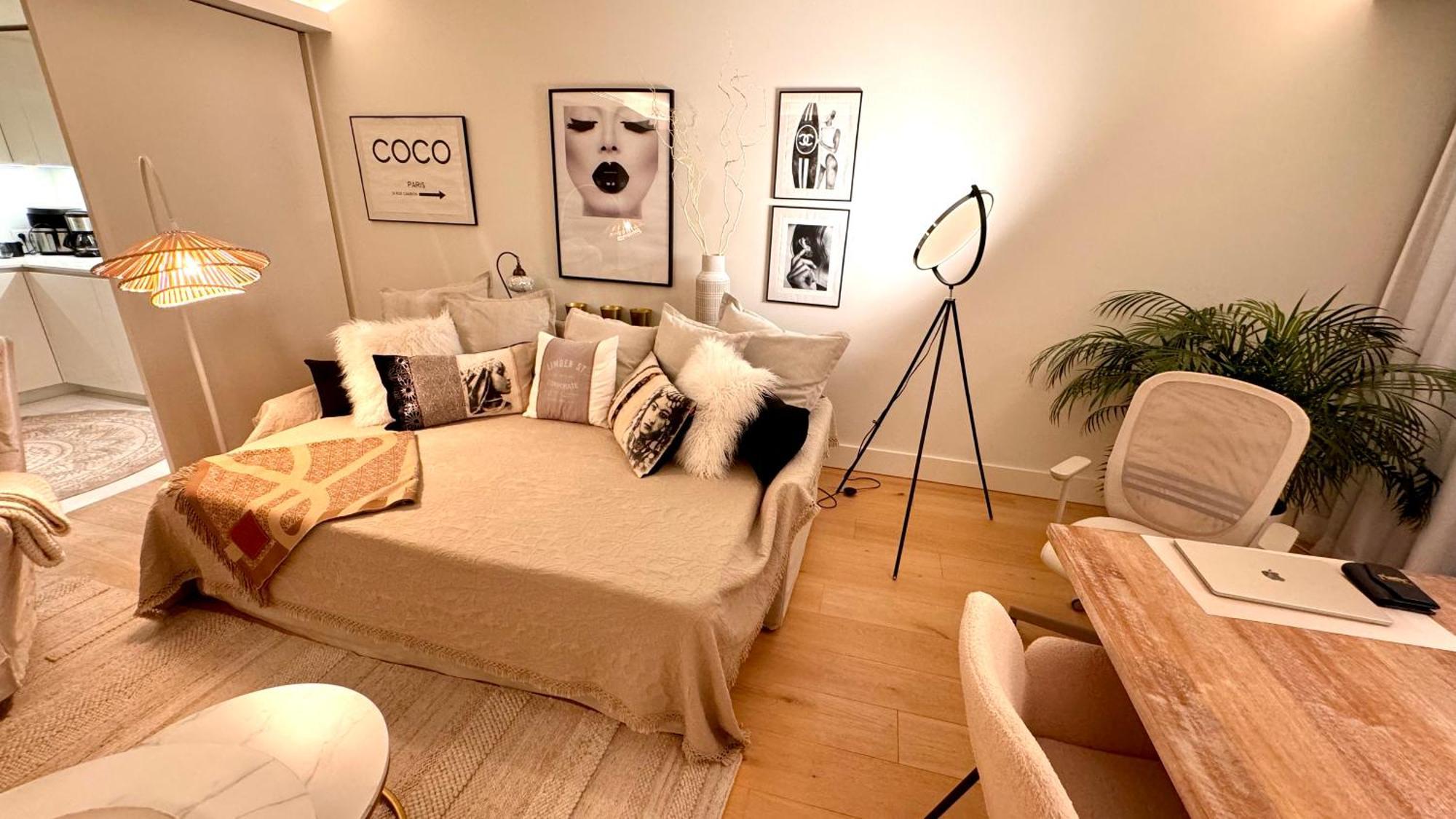 Luxurious 2 Bedrooms With Amenities In Center * Lisbon