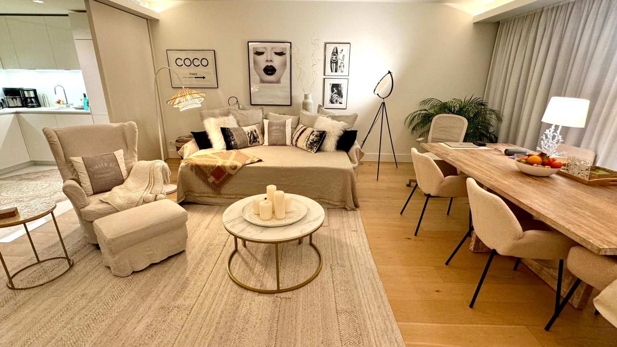 Luxurious 2 Bedrooms With Amenities In Center
