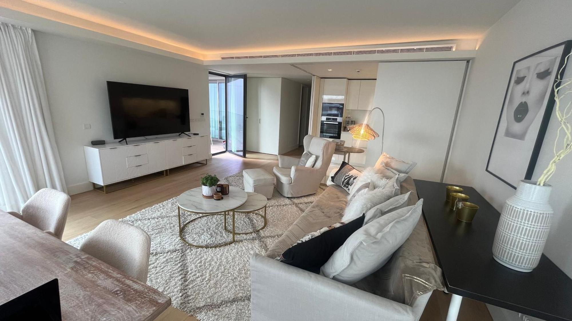 Apartment Luxurious 2 Bedrooms With Amenities In Center Lisbon