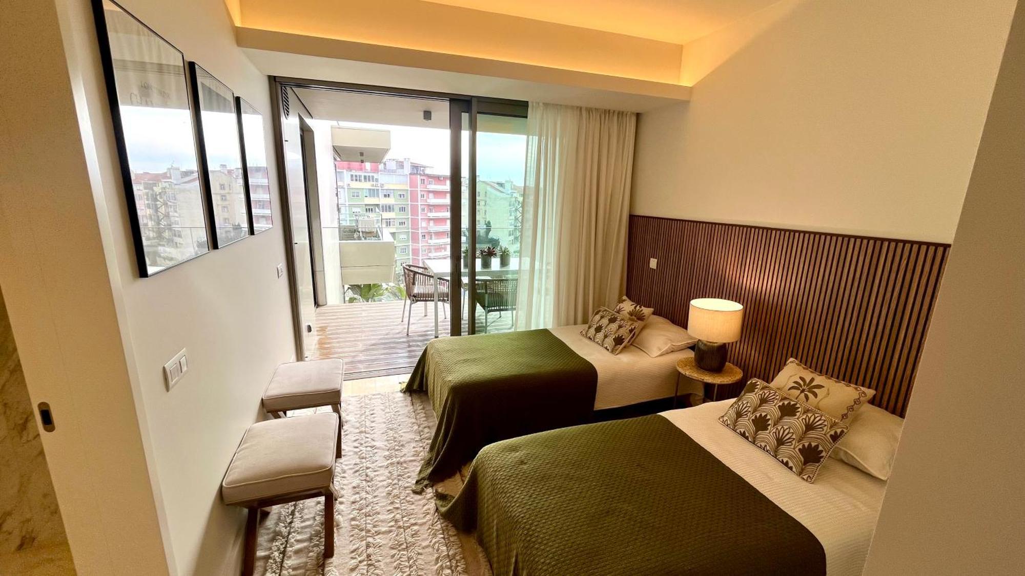 Luxurious 2 Bedrooms With Amenities In Center * Lisbon