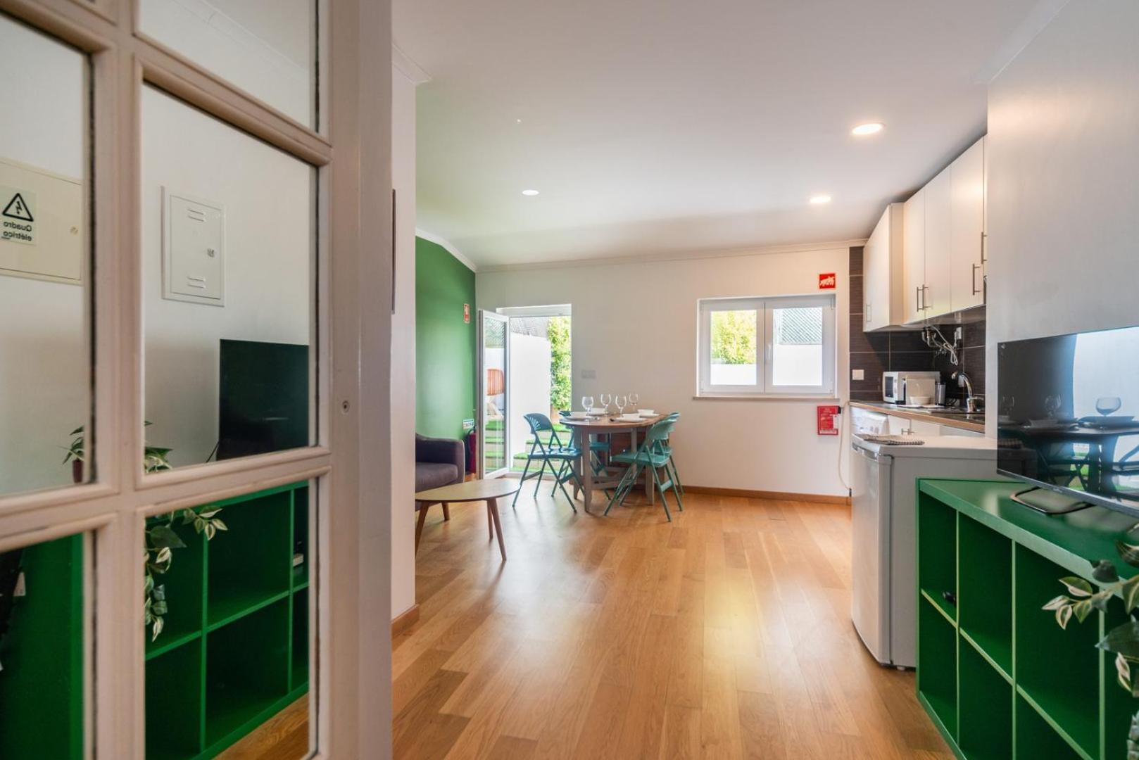 Gorgeous Rooftop 2-bed With Beautiful View Apartment *